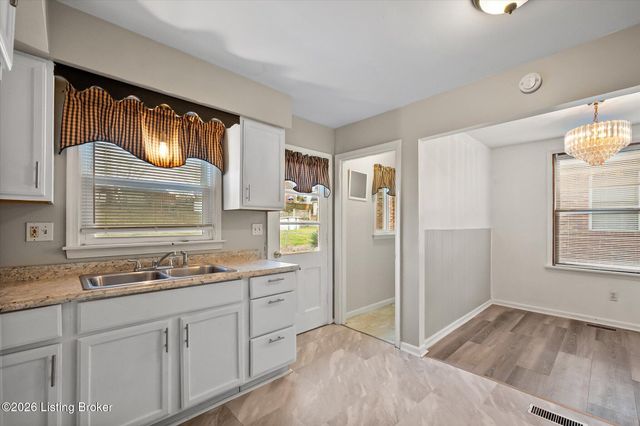 10719 Charlene Dr, Fairdale, KY 40118