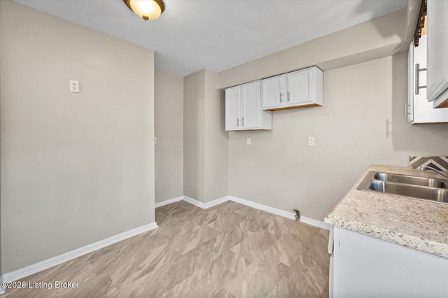 10719 Charlene Dr, Fairdale, KY 40118