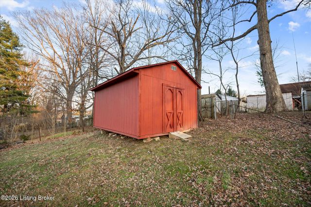 10719 Charlene Dr, Fairdale, KY 40118