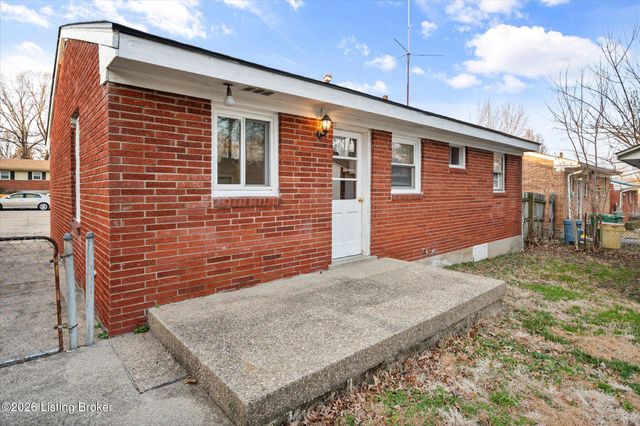 10719 Charlene Dr, Fairdale, KY 40118