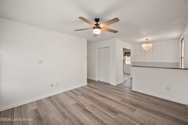 10719 Charlene Dr, Fairdale, KY 40118