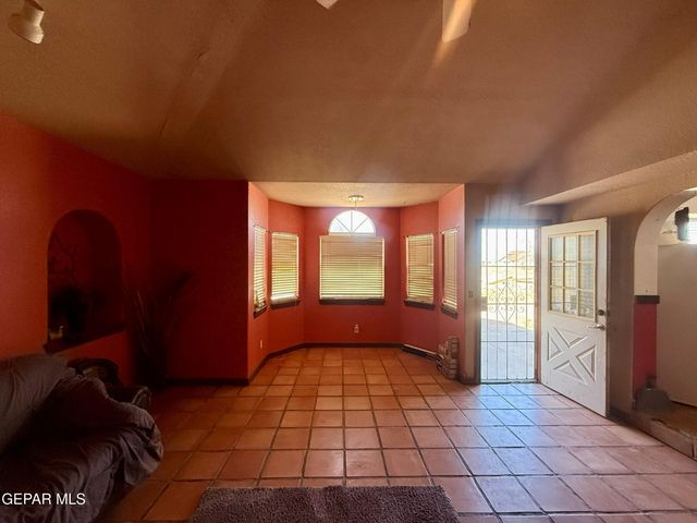 5935 Westside Drive, El Paso, TX 79932