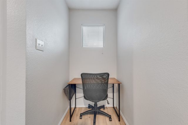 301 Ensenada Plaza, Dallas, TX 75211