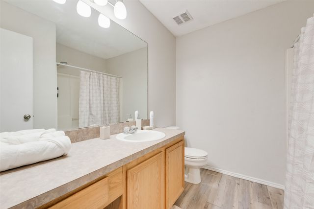 301 Ensenada Plaza, Dallas, TX 75211