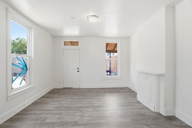 4569 N Edgewood Avenue, Cincinnati, OH 45232