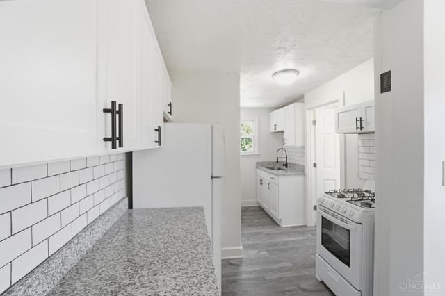 4569 N Edgewood Avenue, Cincinnati, OH 45232