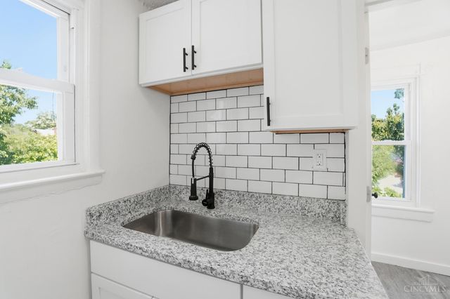4569 N Edgewood Avenue, Cincinnati, OH 45232