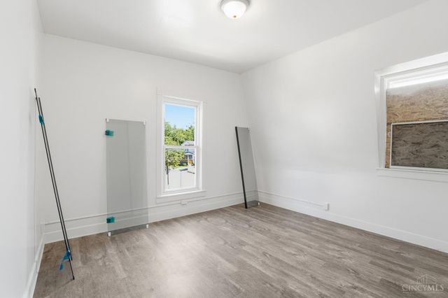 4569 N Edgewood Avenue, Cincinnati, OH 45232