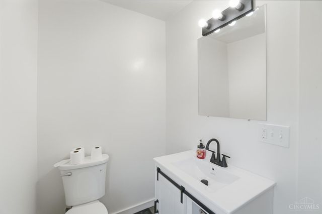 4569 N Edgewood Avenue, Cincinnati, OH 45232