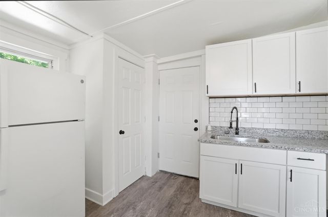 4569 N Edgewood Avenue, Cincinnati, OH 45232