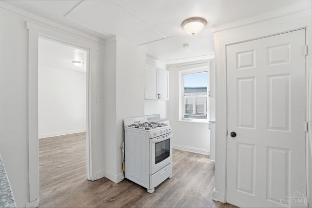 4569 N Edgewood Avenue, Cincinnati, OH 45232