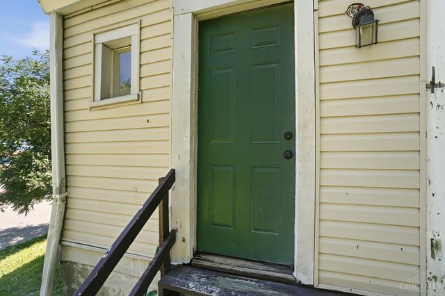 4569 N Edgewood Avenue, Cincinnati, OH 45232