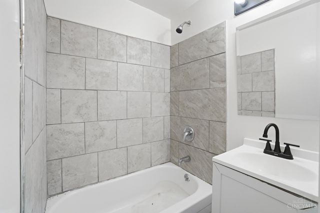 4569 N Edgewood Avenue, Cincinnati, OH 45232