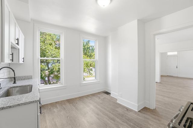 4569 N Edgewood Avenue, Cincinnati, OH 45232
