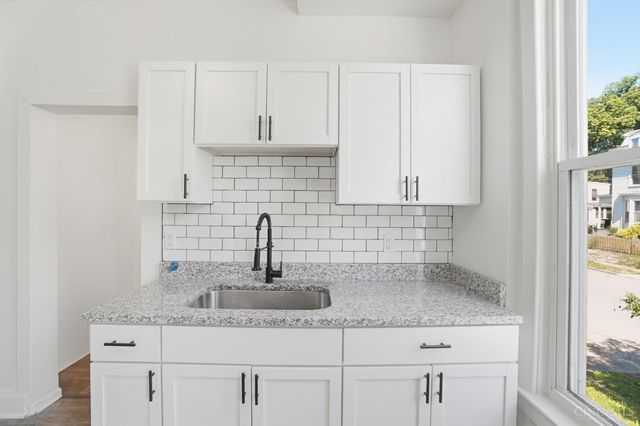 4569 N Edgewood Avenue, Cincinnati, OH 45232
