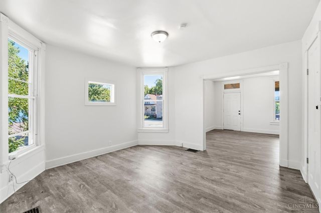 4569 N Edgewood Avenue, Cincinnati, OH 45232