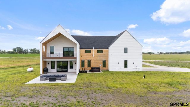 376 G County Road, Ashland, NE 68003