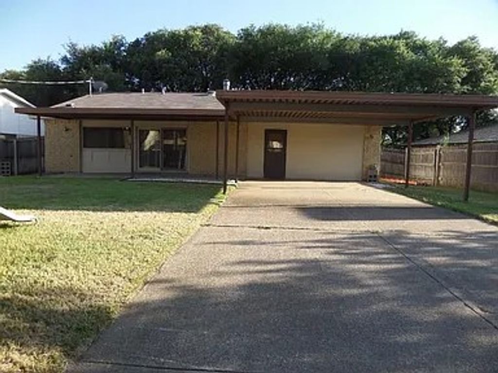 11015 Wallbrook Drive, Dallas, TX 75238