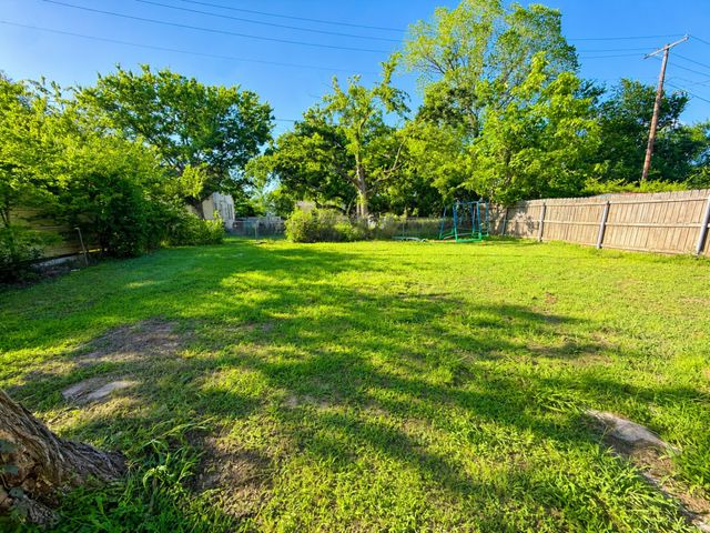 106 1st Street, Kerens, TX 75144