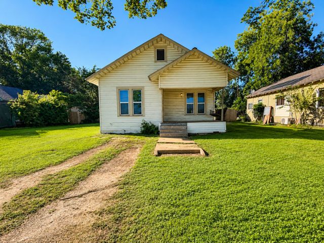 106 1st Street, Kerens, TX 75144