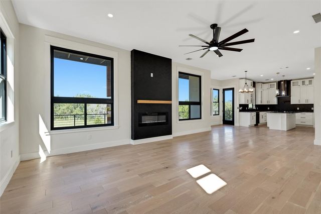 707 Broken HLS, Horseshoe Bay, TX 78657