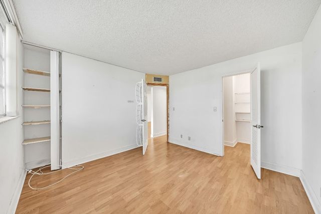 8980 S Hollybrook Boulevard 204, Pembroke Pines, FL 33025