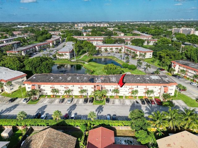 8980 S Hollybrook Boulevard 204, Pembroke Pines, FL 33025