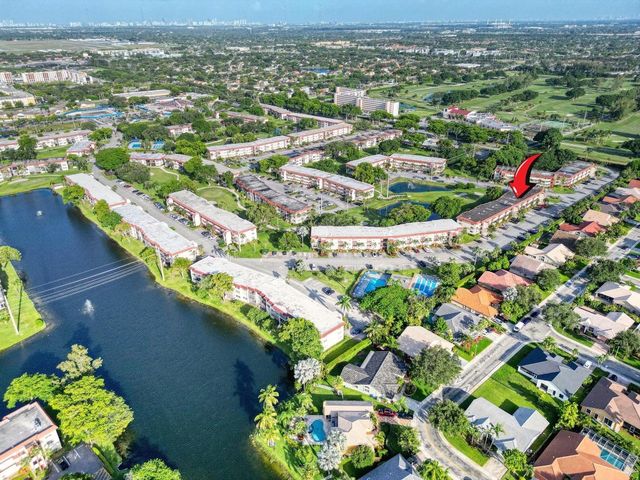 8980 S Hollybrook Boulevard 204, Pembroke Pines, FL 33025