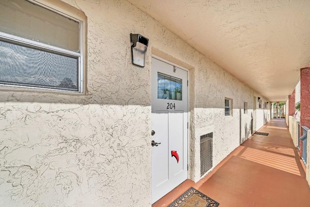 8980 S Hollybrook Boulevard 204, Pembroke Pines, FL 33025