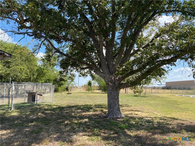 517 S Center, Marion, TX 78124