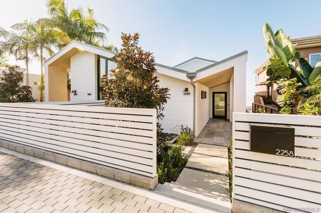 2258 Cambridge Ave, Cardiff By The Sea, CA 92007