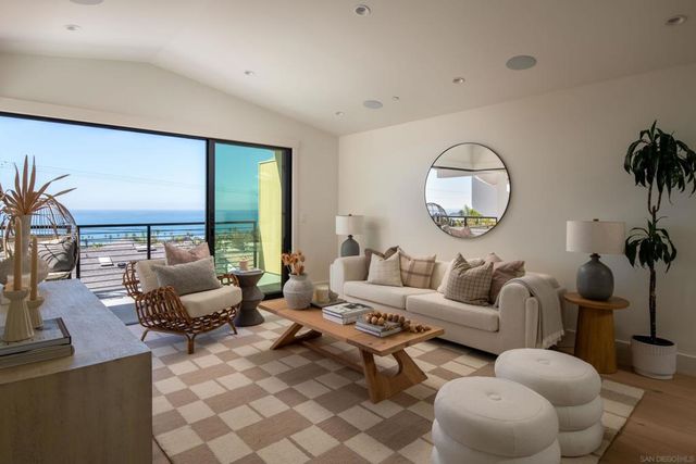 2258 Cambridge Ave, Cardiff By The Sea, CA 92007