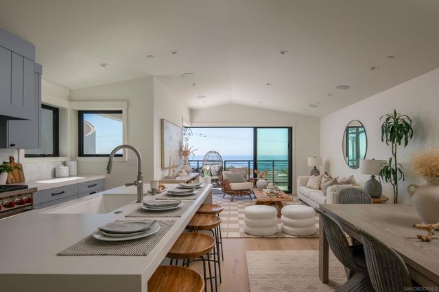 2258 Cambridge Ave, Cardiff By The Sea, CA 92007