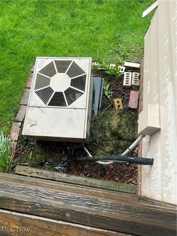 4728 Summer Lane, Brooklyn, OH 44144