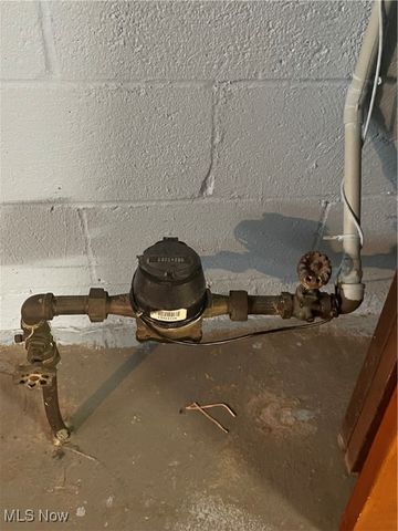 4728 Summer Lane, Brooklyn, OH 44144