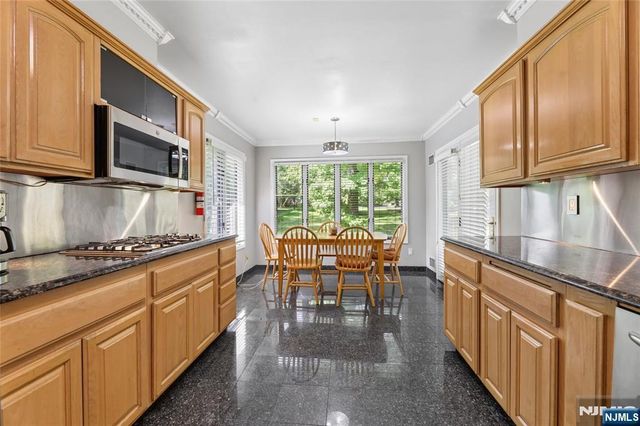 612 Floyd Street, Englewood Cliffs, NJ 07632