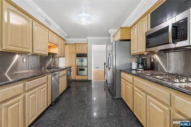612 Floyd Street, Englewood Cliffs, NJ 07632