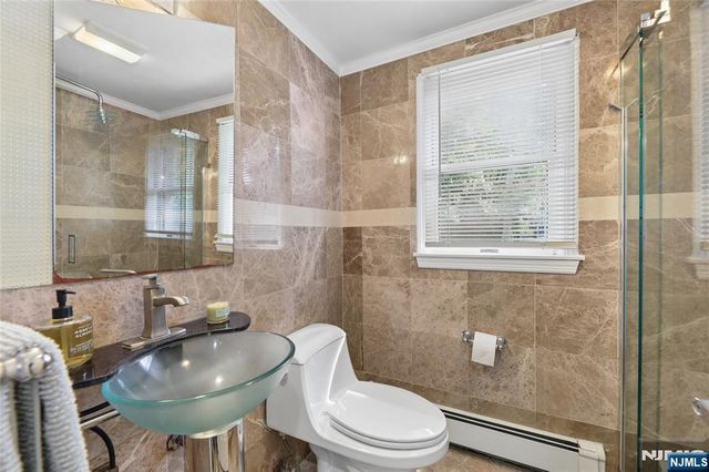 612 Floyd Street, Englewood Cliffs, NJ 07632