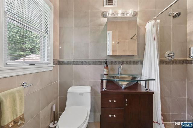 612 Floyd Street, Englewood Cliffs, NJ 07632