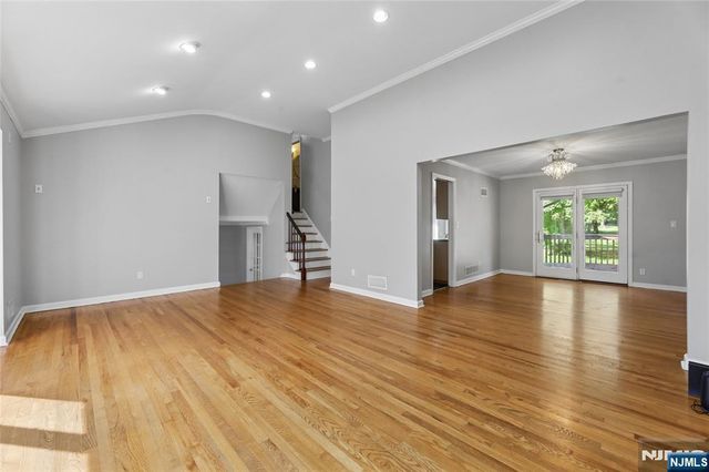 612 Floyd Street, Englewood Cliffs, NJ 07632
