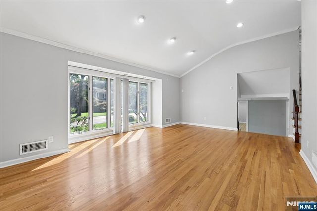 612 Floyd Street, Englewood Cliffs, NJ 07632