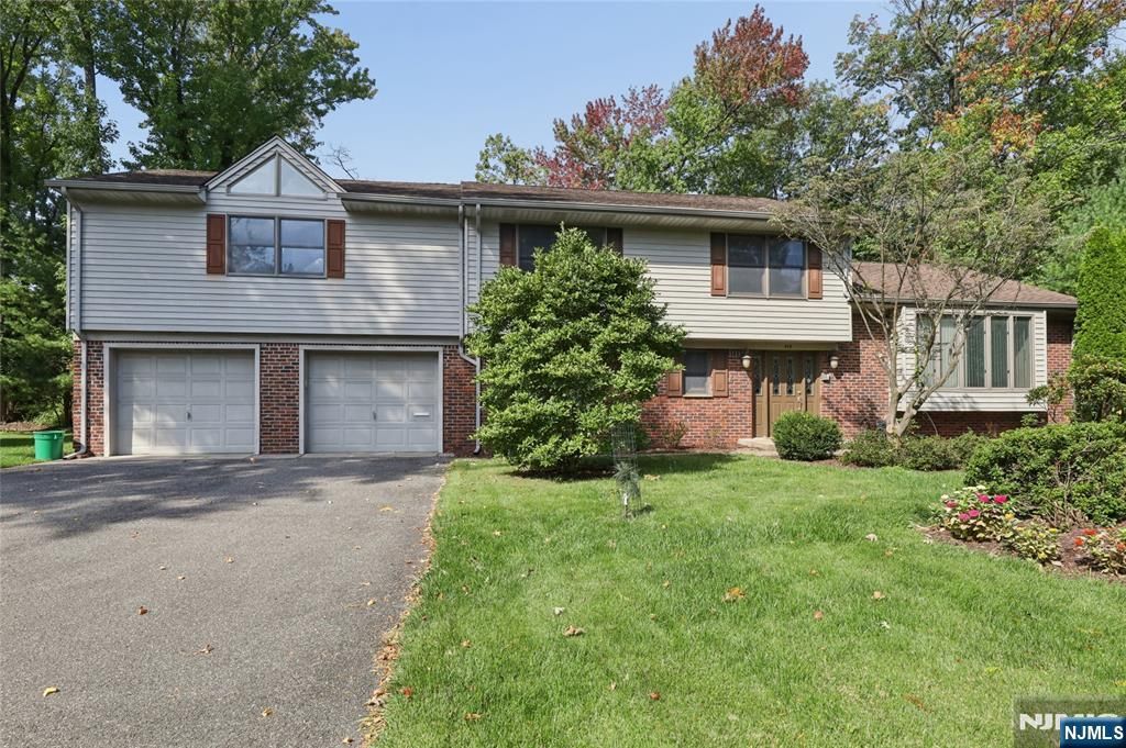 612 Floyd Street, Englewood Cliffs, NJ 07632