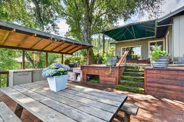 2348 Mill Creek Ln, Healdsburg, CA 95448