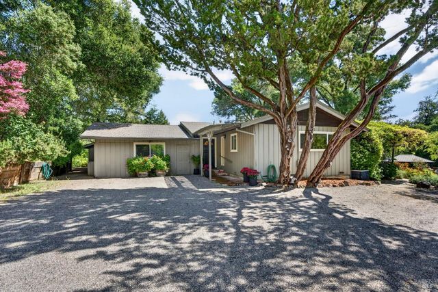 2348 Mill Creek Ln, Healdsburg, CA 95448