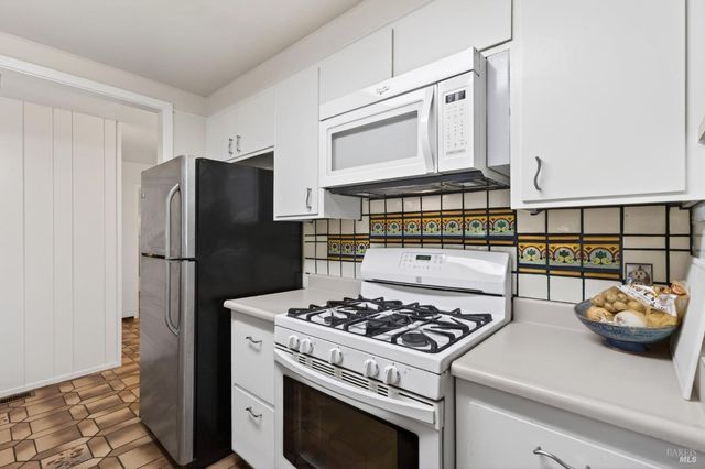 2348 Mill Creek Ln, Healdsburg, CA 95448