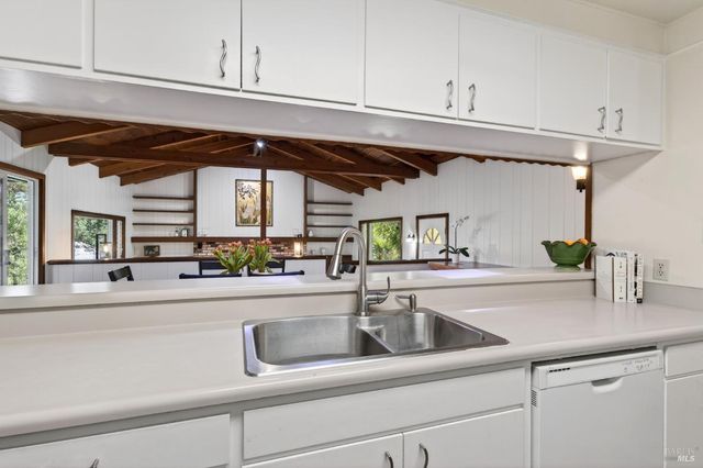 2348 Mill Creek Ln, Healdsburg, CA 95448