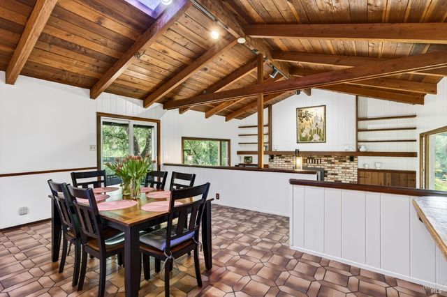 2348 Mill Creek Ln, Healdsburg, CA 95448