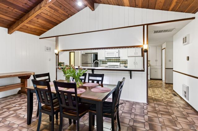 2348 Mill Creek Ln, Healdsburg, CA 95448