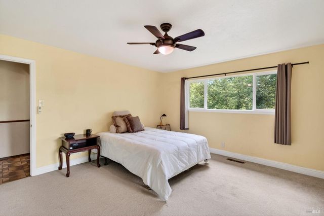 2348 Mill Creek Ln, Healdsburg, CA 95448