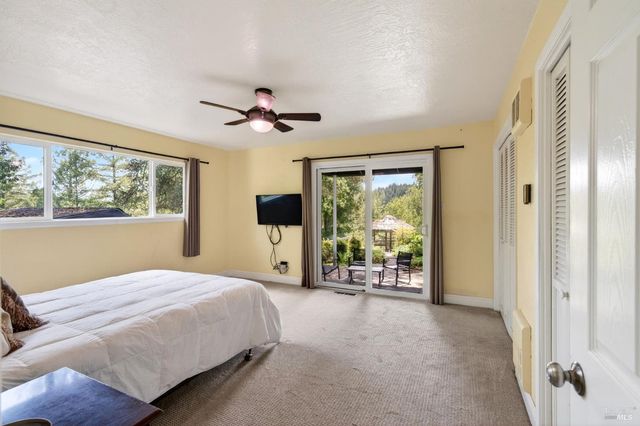 2348 Mill Creek Ln, Healdsburg, CA 95448